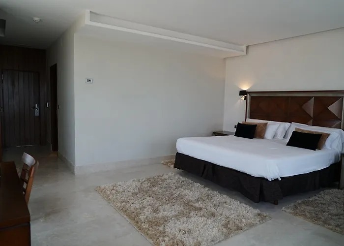 & Arzuaga (adults Only) 킨타니야 데 오네시모